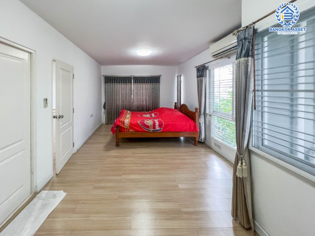 *****บ้านเดี่ยวมือสองย่านนนทบุรี ม.อินนิซิโอ1 ปิ่นเกล้า-วงแหวน เนื้อที่กว้างขวางมากถึง 50.40 ตร.ว. ฟังก์ชัน 3 ห้องนอน 2 ห้องน้ำ ที่จอดรถ 2 คัน บ้านจากแบรนด์ L&H โครงการตั้งบนทำเลเดินทางสะดวก ใกล้รถไฟฟ้าสายสีม่วง "สถานีตลาดบางใหญ่" และทางด่วน "ศรีรัช"